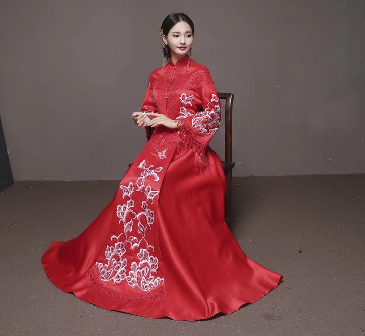 蝶戀花蘇繡新娘結(jié)婚禮服，唯美大氣中式禮服