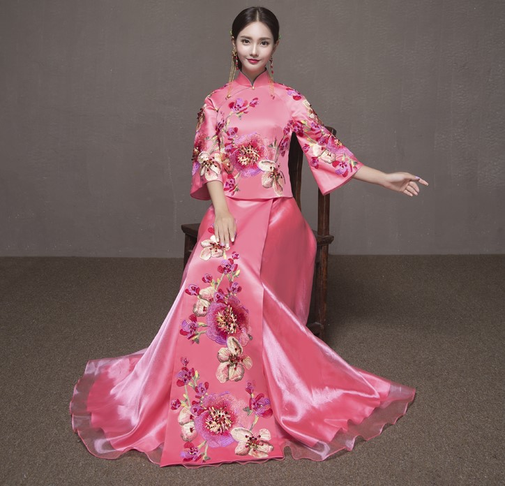 清新典雅粉色中式禮服，唯美花朵新娘禮服