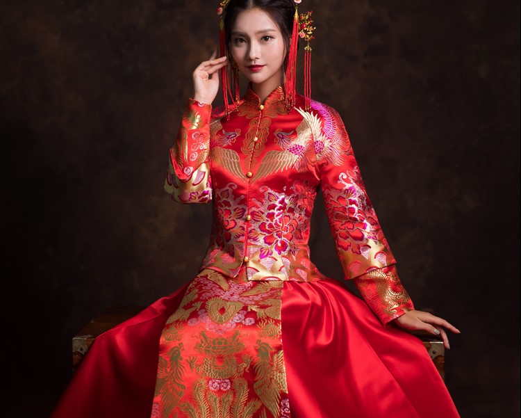 龍飛鳳舞中式禮服，奢華云錦新娘禮服