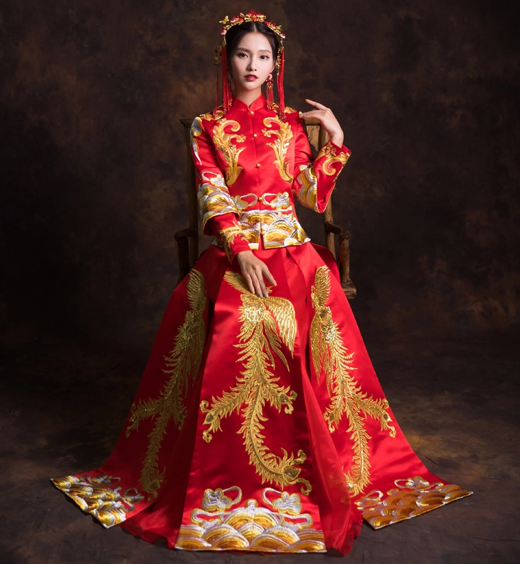 傳統(tǒng)吉祥中式禮服，奢華鳳凰新娘禮服