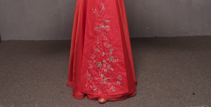 靈秀荷葉袖中式禮服，典雅韻味新娘禮服