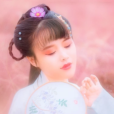 粉色帶團(tuán)扇女生頭像，唯美古風(fēng)真人頭像