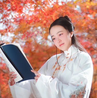 文藝看書女生頭像，唯美古風(fēng)真人頭像