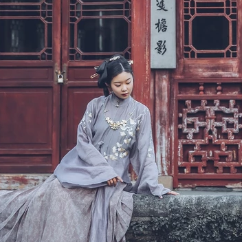 素雅灰色漢服女生頭像，唯美古風(fēng)真人頭像