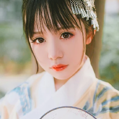 清新可愛帶團扇女生頭像，唯美古風(fēng)真人頭像