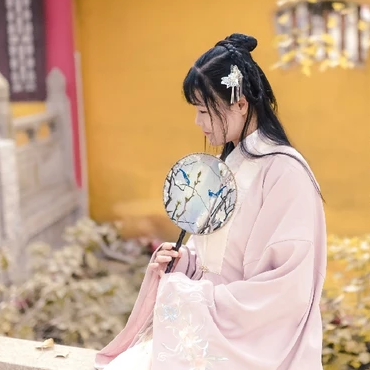 楓葉韻味女生頭像，唯美古風(fēng)真人頭像