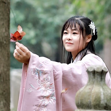 楓葉韻味女生頭像，唯美古風(fēng)真人頭像