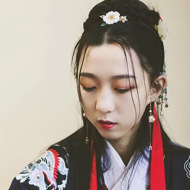 書香氣息女生頭像，唯美古風(fēng)真人頭像