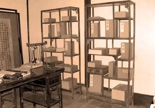 名人書房欣賞：遠(yuǎn)離塵世的一個美妙的書房