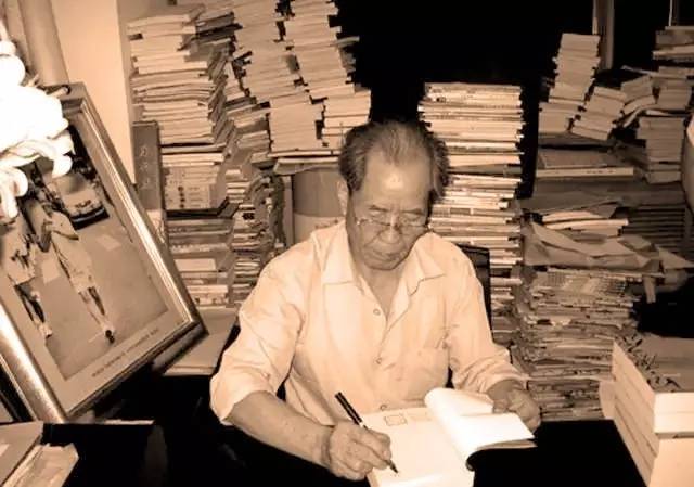 名人書房欣賞：遠(yuǎn)離塵世的一個美妙的書房