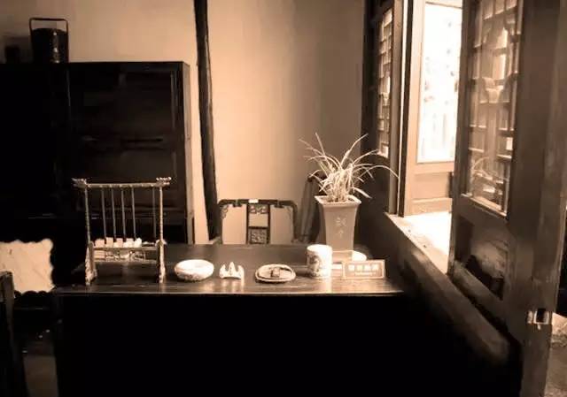 名人書房欣賞：遠(yuǎn)離塵世的一個美妙的書房