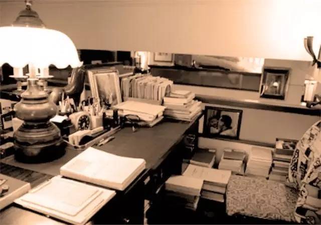 名人書房欣賞：遠(yuǎn)離塵世的一個美妙的書房