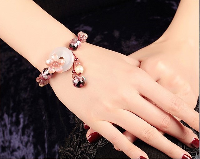 粉色草莓晶手串琉璃平安扣手鏈?zhǔn)罪? src="/wenxue/d/file/bigpic/190404/04/13-1P111141I7-50.jpg" / data-Flx2="rslK7V"><br / data-J9Jl="VtsLSM">
	<img alt=