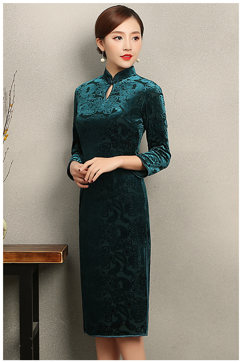 墨綠貴春旗袍，復(fù)古絲絨燒花旗袍裙