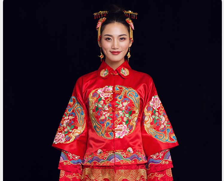 金玉良緣中式禮服，鳳穿牡丹新娘禮服