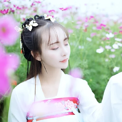 小清新花朵帶團(tuán)扇女生頭像，唯美古風(fēng)真人頭像