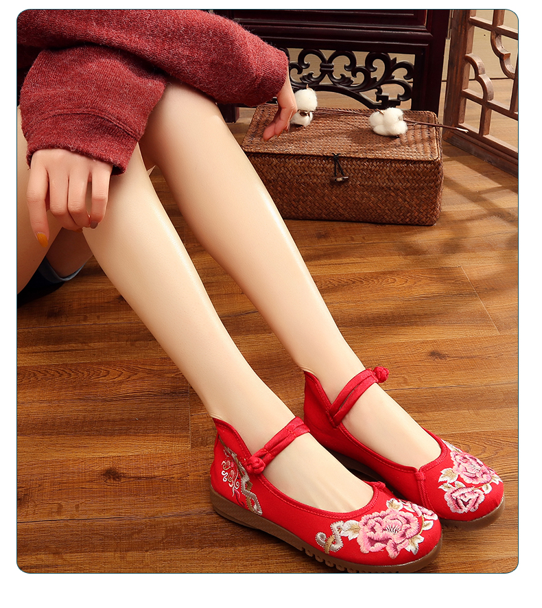 喜結(jié)連理中式新娘繡花鞋，刺繡平底秀禾鞋