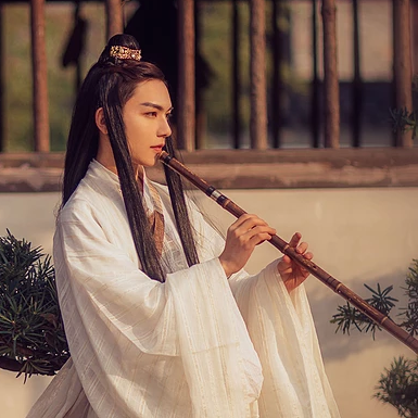 瀟灑喝酒白衣翩翩男生頭像，唯美古風(fēng)真人頭像