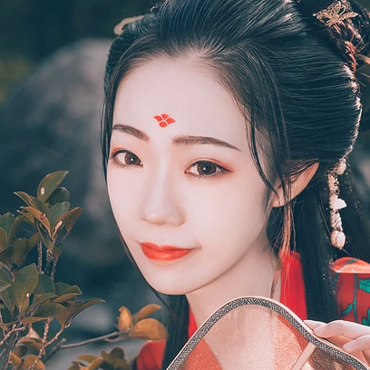 嬌艷紅衣帶傘生頭像，唯美古風(fēng)真人頭像