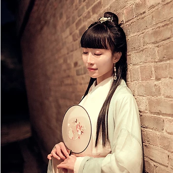 素雅帶團扇生頭像，唯美古風(fēng)真人頭像