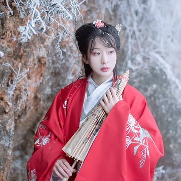 冰雪天地帶傘女生頭像，唯美古風(fēng)真人頭像