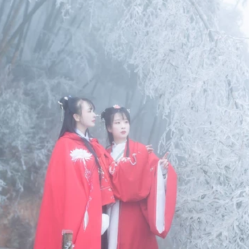 冰雪天地帶傘女生頭像，唯美古風(fēng)真人頭像