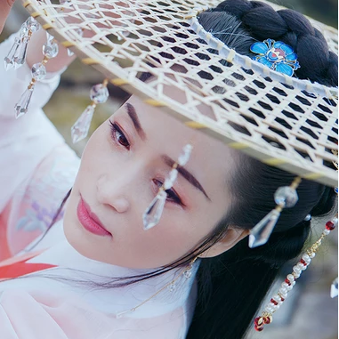 珠簾斗笠女生頭像，唯美古風(fēng)真人頭像
