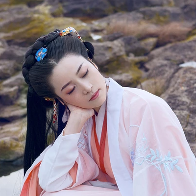 珠簾斗笠女生頭像，唯美古風(fēng)真人頭像