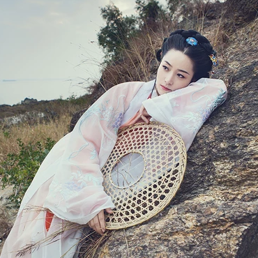 珠簾斗笠女生頭像，唯美古風(fēng)真人頭像