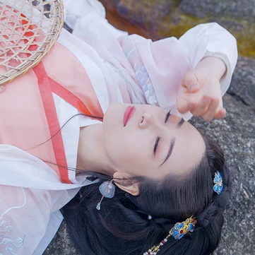 珠簾斗笠女生頭像，唯美古風(fēng)真人頭像