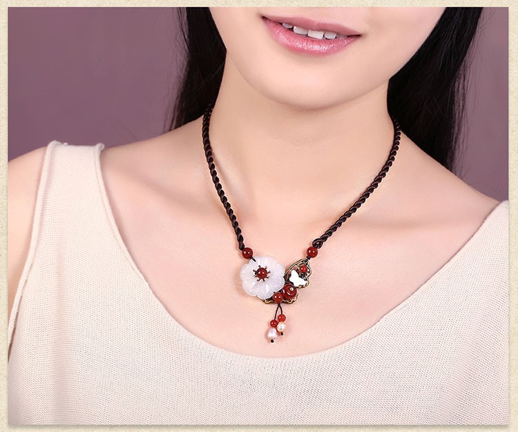 潔白的玉花吊墜古風(fēng)鎖骨鏈項鏈