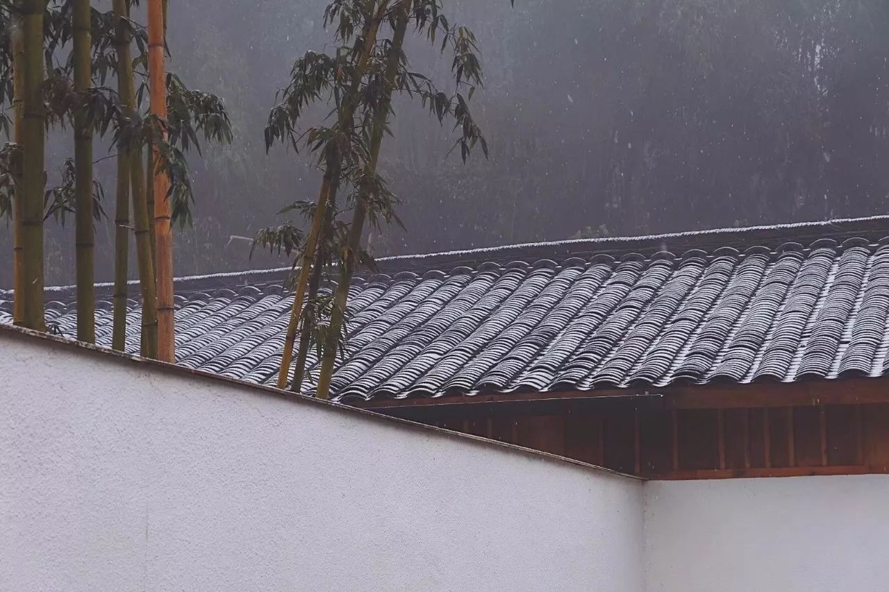 路之青城，在應(yīng)該努力的年紀(jì)留下精彩的痕跡！