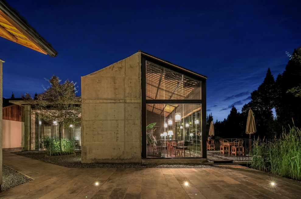 路之青城，在應(yīng)該努力的年紀(jì)留下精彩的痕跡！