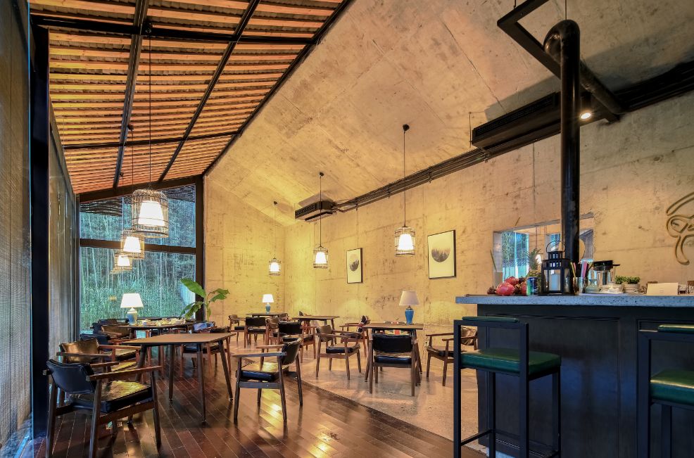 路之青城，在應(yīng)該努力的年紀(jì)留下精彩的痕跡！