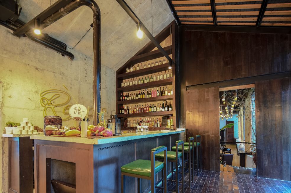 路之青城，在應(yīng)該努力的年紀(jì)留下精彩的痕跡！