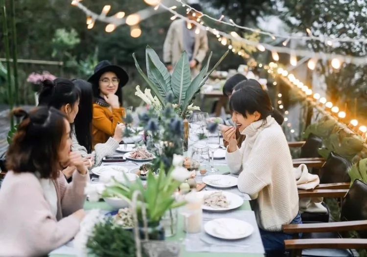 路之青城，在應(yīng)該努力的年紀(jì)留下精彩的痕跡！