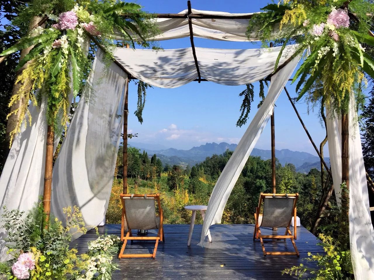 路之青城，在應(yīng)該努力的年紀(jì)留下精彩的痕跡！