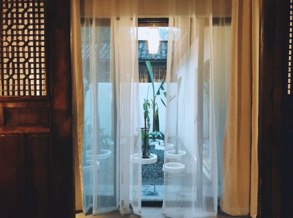 路之青城，在應(yīng)該努力的年紀(jì)留下精彩的痕跡！