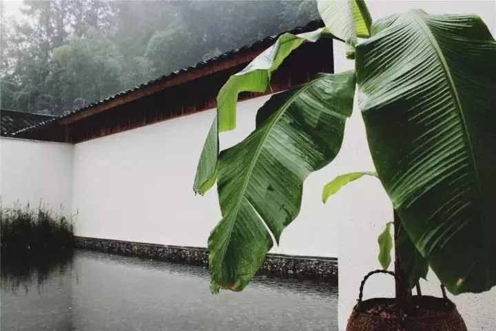 路之青城，在應(yīng)該努力的年紀(jì)留下精彩的痕跡！