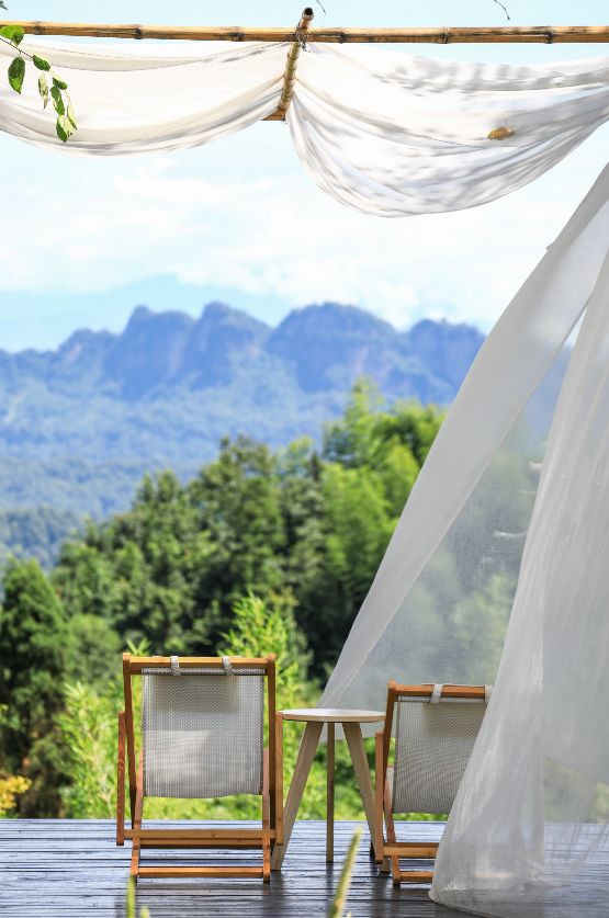 路之青城，在應(yīng)該努力的年紀(jì)留下精彩的痕跡！