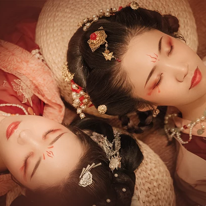 親密帶團(tuán)扇閨蜜頭像，唯美古風(fēng)真人頭像