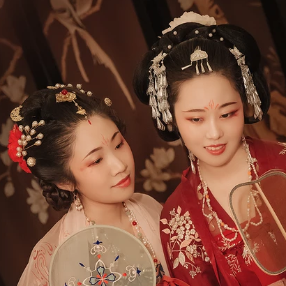 親密帶團(tuán)扇閨蜜頭像，唯美古風(fēng)真人頭像