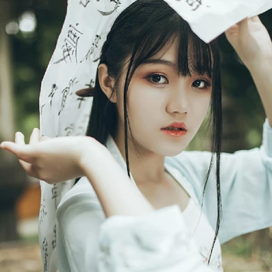 清新雅潔文藝女生頭像，唯美古風真人頭像