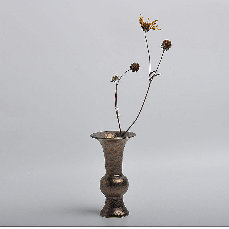 優(yōu)雅古韻插花藝術:天尊瓶花器中式插花