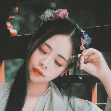 清新淡雅帶傘女生頭像，唯美古風(fēng)真人頭像