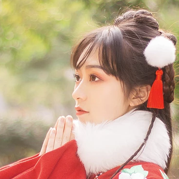 俏皮可愛(ài)帶折扇女生頭像，唯美古風(fēng)真人頭像