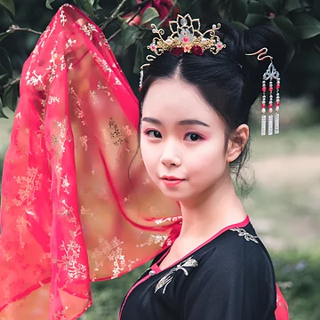 山茶花帶折扇女生頭像，唯美古風(fēng)真人頭像