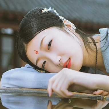 清新帶傘女生頭像，唯美古風(fēng)真人頭像