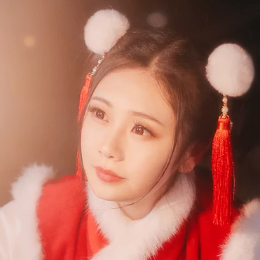 新春吉祥拿福女生頭像，蓮花燈唯美古風(fēng)頭像