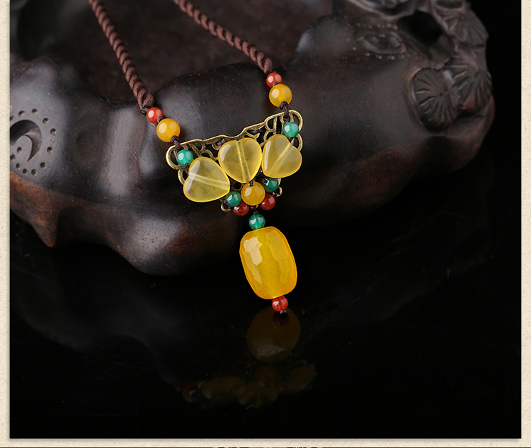 黃色古風(fēng)鎖骨鏈，氣質(zhì)復(fù)古項(xiàng)鏈?zhǔn)罪? src="/wenxue/d/file/bigpic/190404/04/13-1P224160502.jpg" / data-S69E="03PM1u"><br / data-fiAP="LBVPgL">
	<img alt=